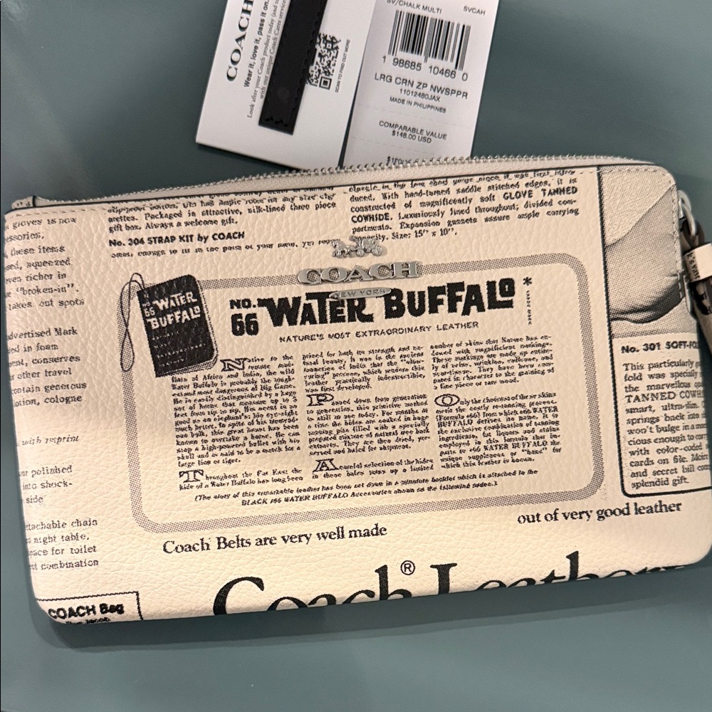 Coach Large ⭐️Collecteable⭐️ Cream and Black Printed Leather Wristlet - Picture 2 of 3